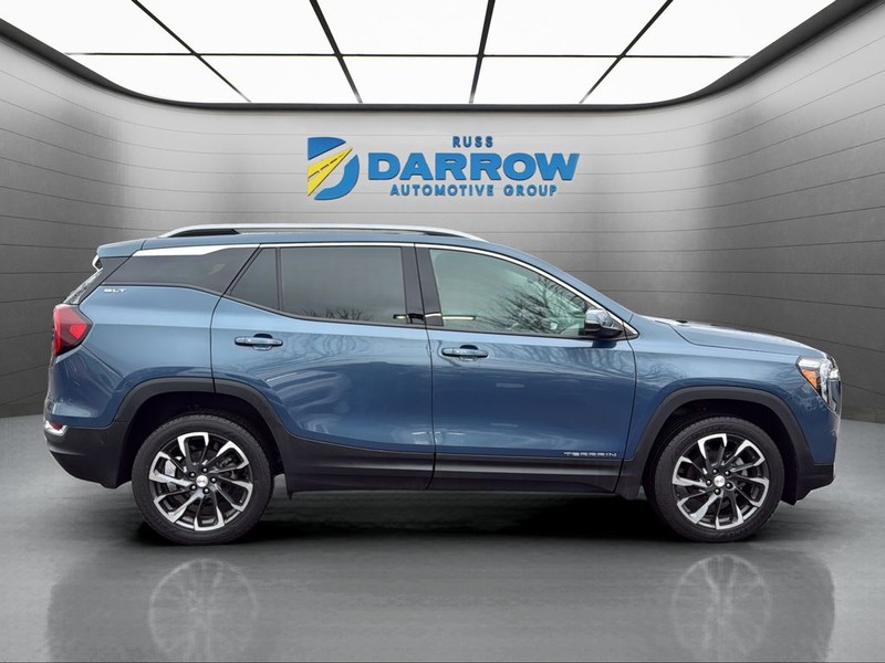 GMC Terrain Vehicle Full-screen Gallery Image 6