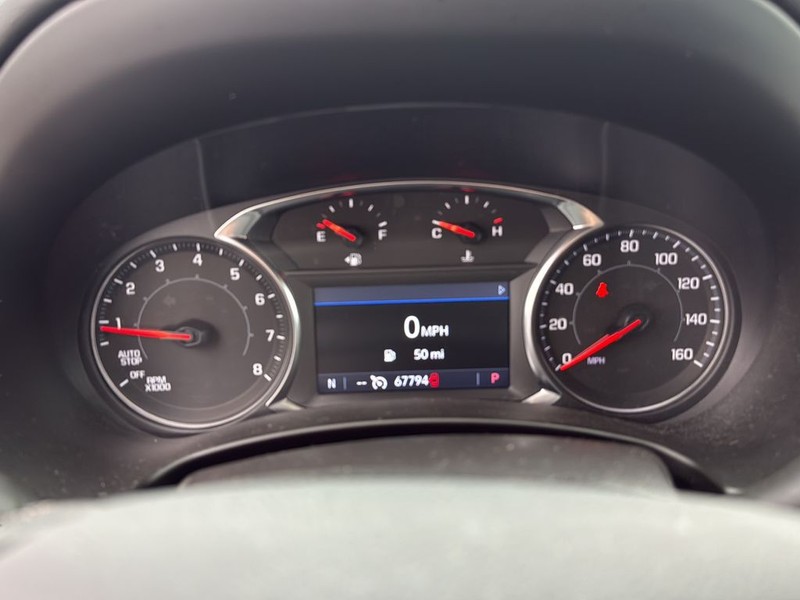 GMC Terrain Vehicle Full-screen Gallery Image 13