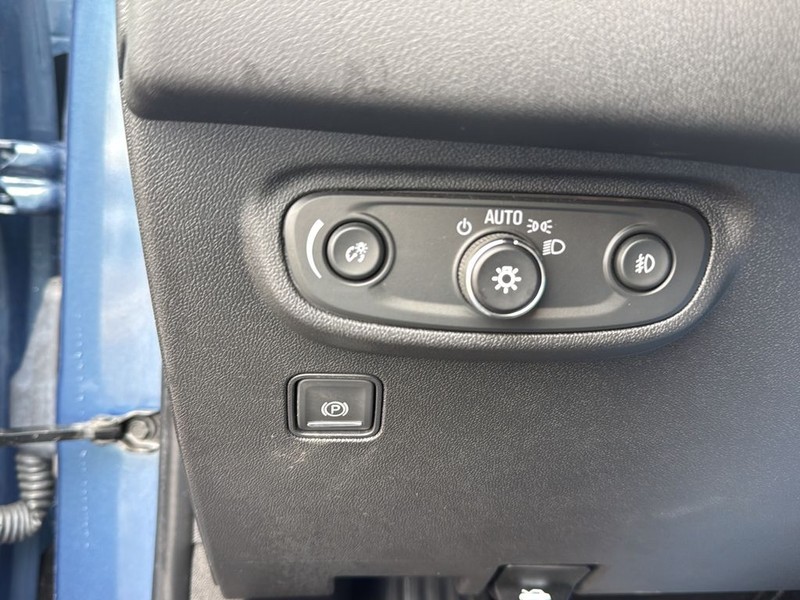 GMC Terrain Vehicle Full-screen Gallery Image 18