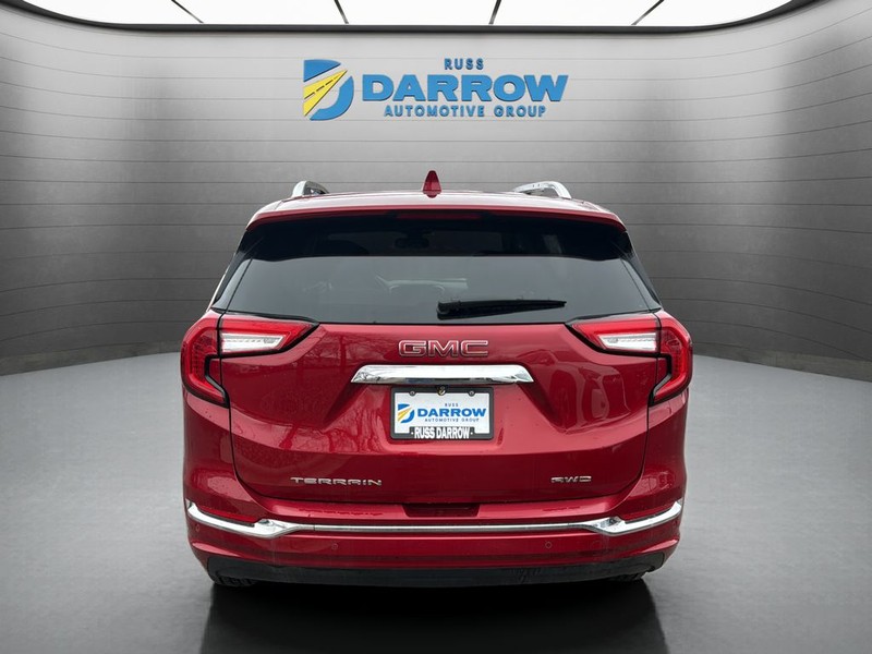 GMC Terrain Vehicle Full-screen Gallery Image 4
