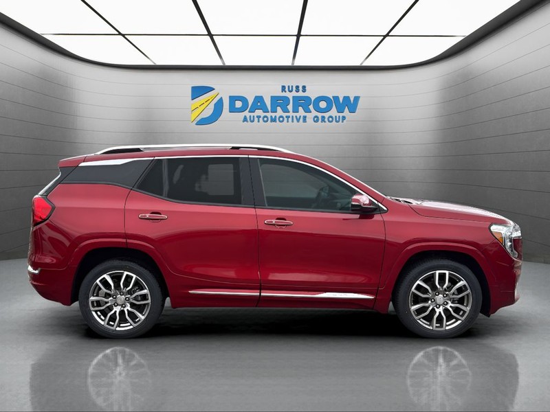 GMC Terrain Vehicle Full-screen Gallery Image 6