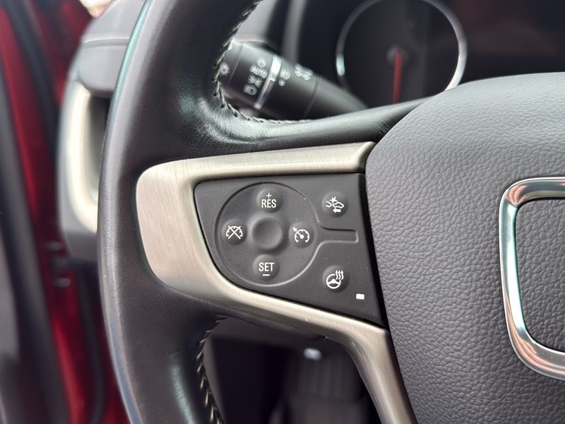 GMC Terrain Vehicle Full-screen Gallery Image 9