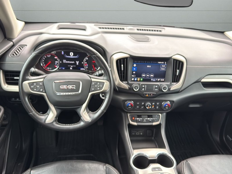 GMC Terrain Vehicle Full-screen Gallery Image 12