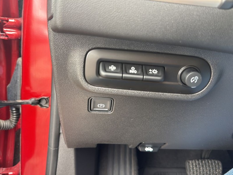 GMC Terrain Vehicle Full-screen Gallery Image 18