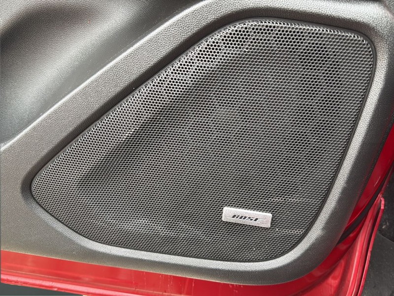 GMC Terrain Vehicle Full-screen Gallery Image 24