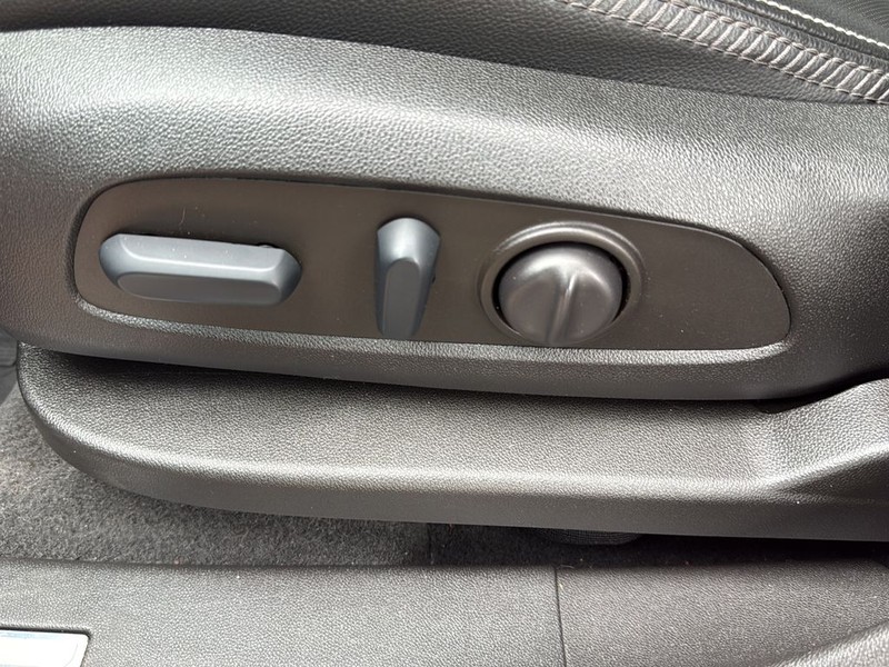 GMC Terrain Vehicle Full-screen Gallery Image 25