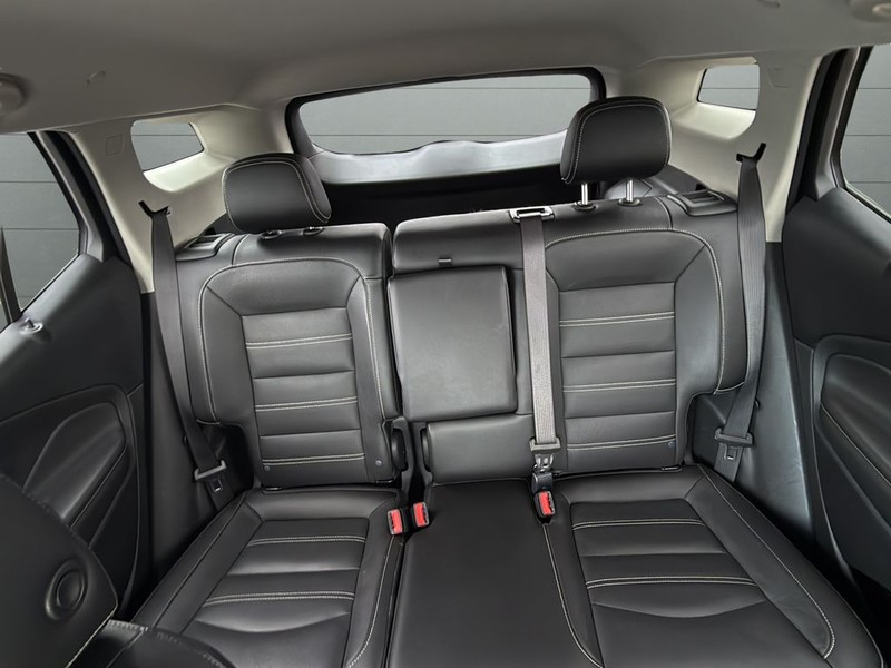 GMC Terrain Vehicle Full-screen Gallery Image 27