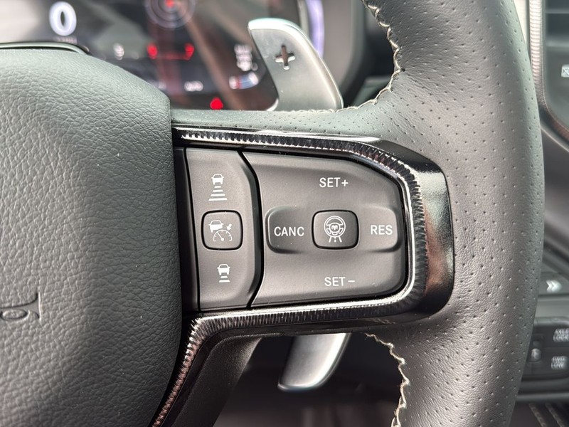 Ram 1500 Vehicle Full-screen Gallery Image 20