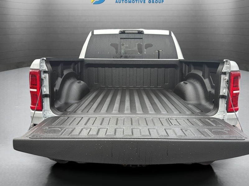 Ram 1500 Vehicle Full-screen Gallery Image 25