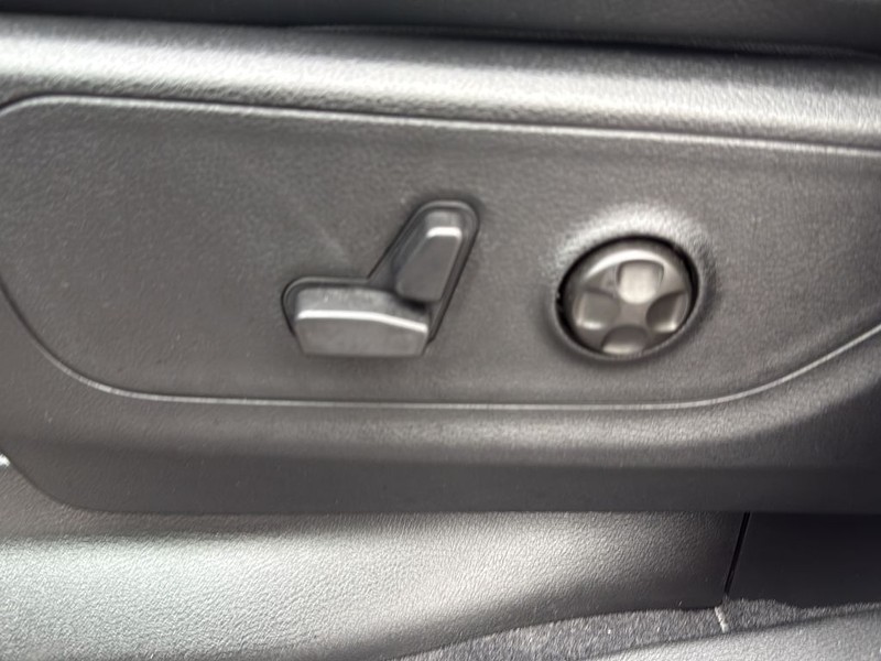 Ram 1500 Vehicle Full-screen Gallery Image 27