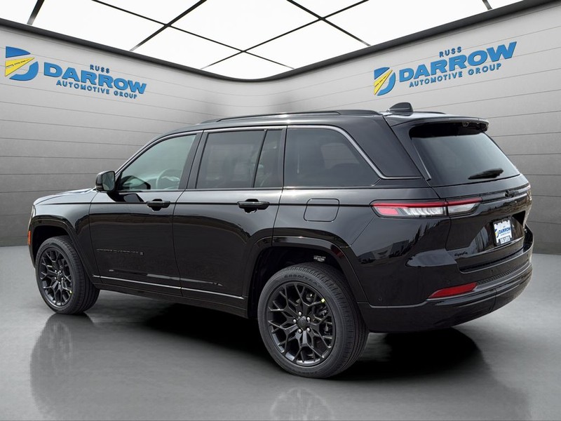 Jeep Grand Cherokee Vehicle Full-screen Gallery Image 3