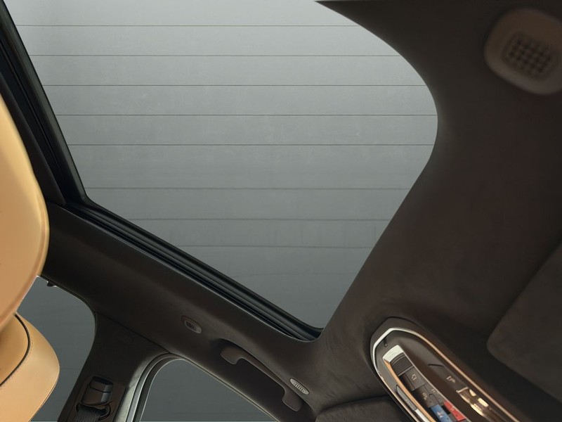 Jeep Grand Cherokee Vehicle Full-screen Gallery Image 16