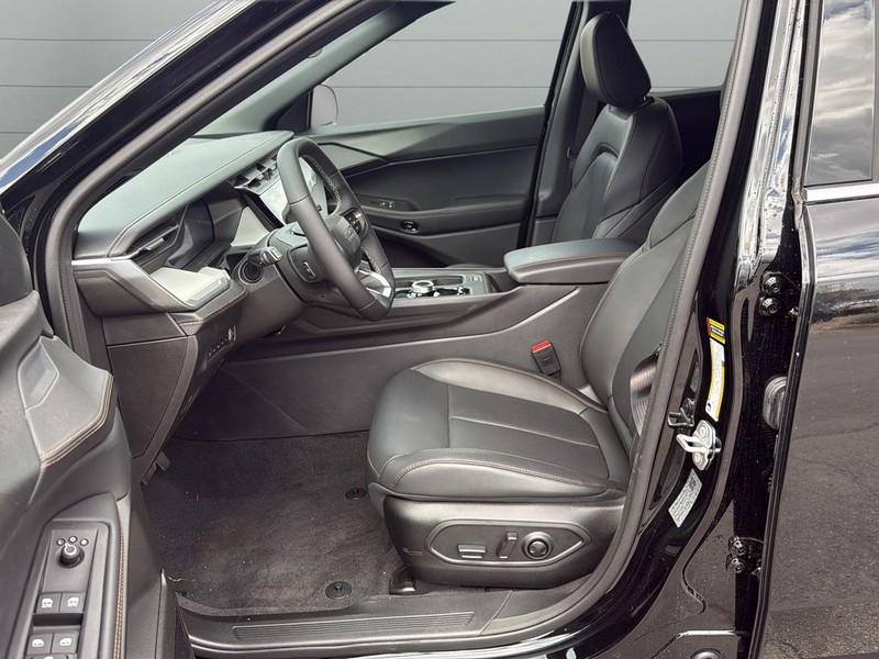 Jeep Cherokee Vehicle Full-screen Gallery Image 10