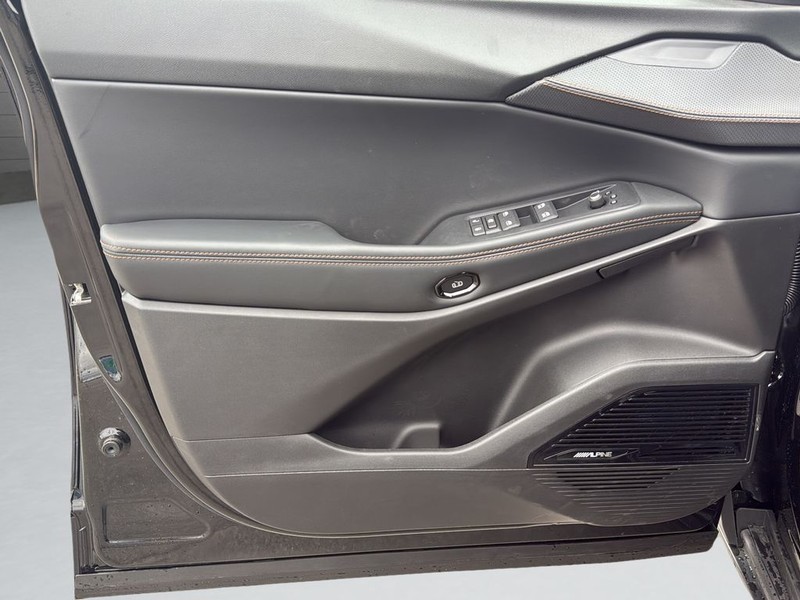 Jeep Cherokee Vehicle Full-screen Gallery Image 11