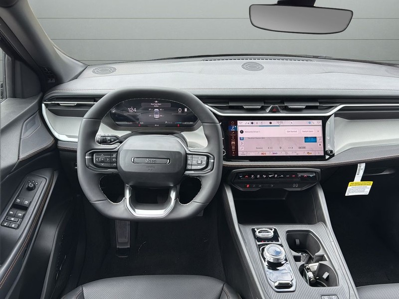 Jeep Cherokee Vehicle Full-screen Gallery Image 12