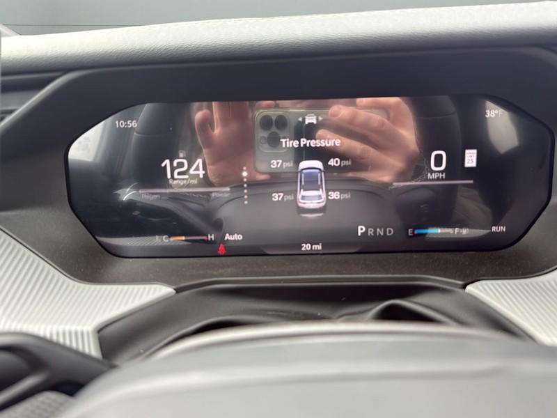 Jeep Cherokee Vehicle Full-screen Gallery Image 13