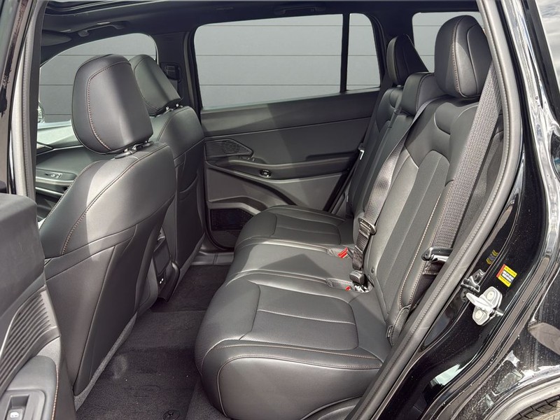 Jeep Cherokee Vehicle Full-screen Gallery Image 17