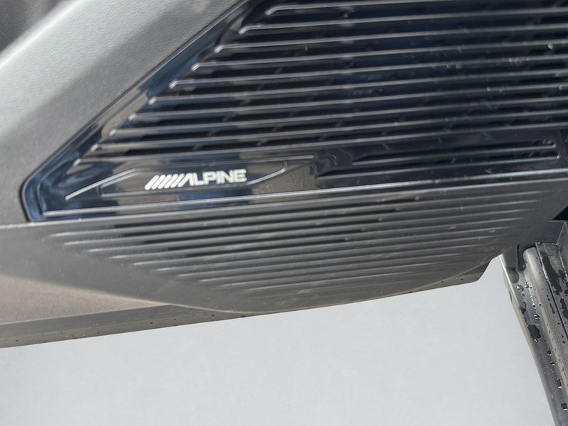 Jeep Cherokee Vehicle Full-screen Gallery Image 27