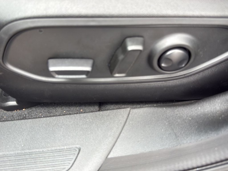 Jeep Cherokee Vehicle Full-screen Gallery Image 28