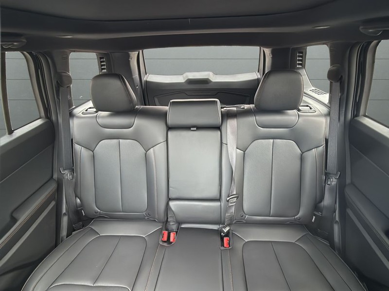 Jeep Cherokee Vehicle Full-screen Gallery Image 30