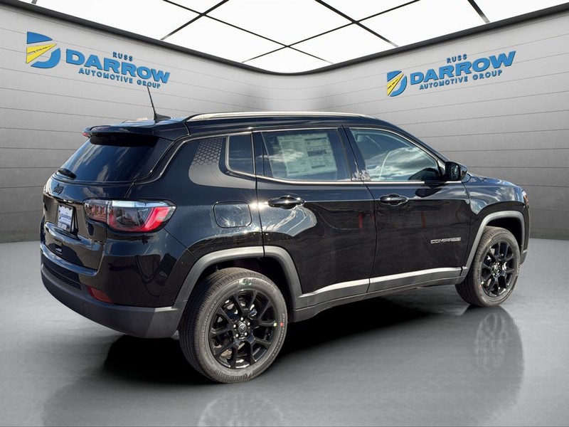 Jeep Compass Vehicle Full-screen Gallery Image 5