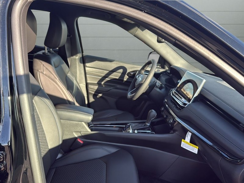 Jeep Compass Vehicle Full-screen Gallery Image 15