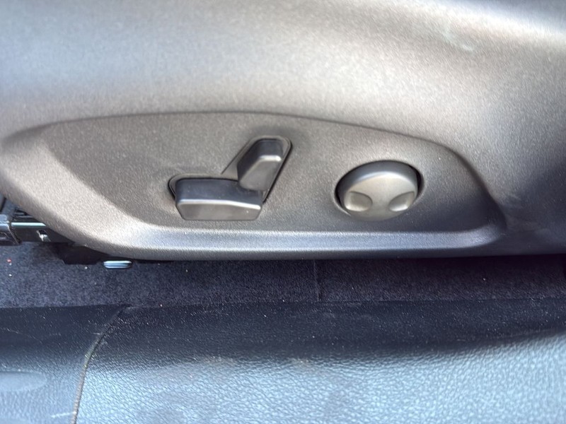 Jeep Compass Vehicle Full-screen Gallery Image 26