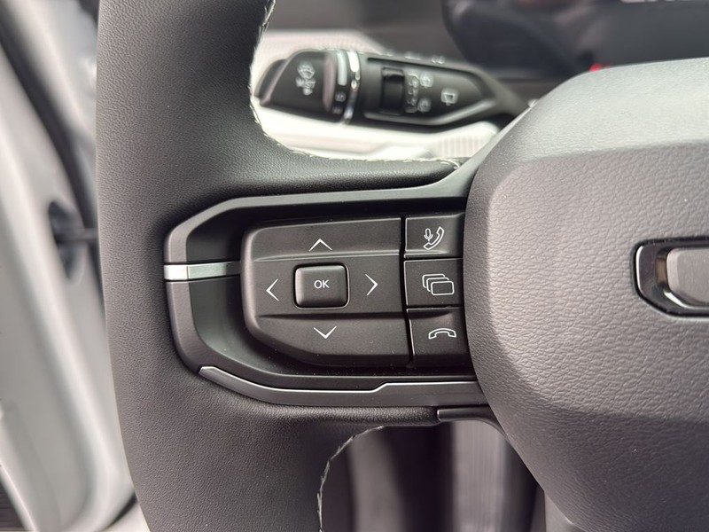 Jeep Cherokee Vehicle Full-screen Gallery Image 9