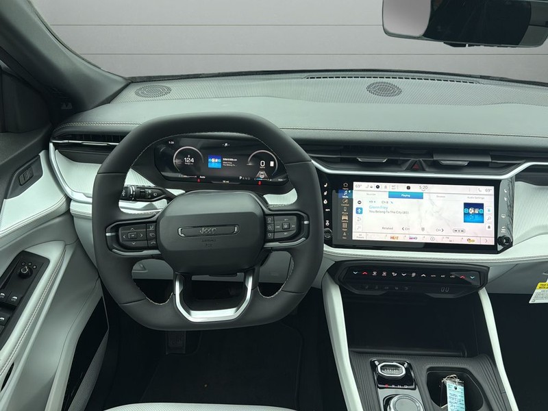 Jeep Cherokee Vehicle Full-screen Gallery Image 12