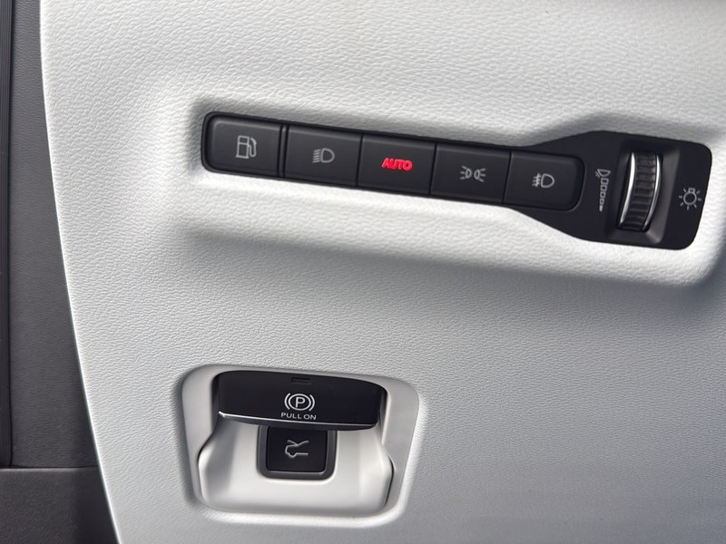 Jeep Cherokee Vehicle Full-screen Gallery Image 19