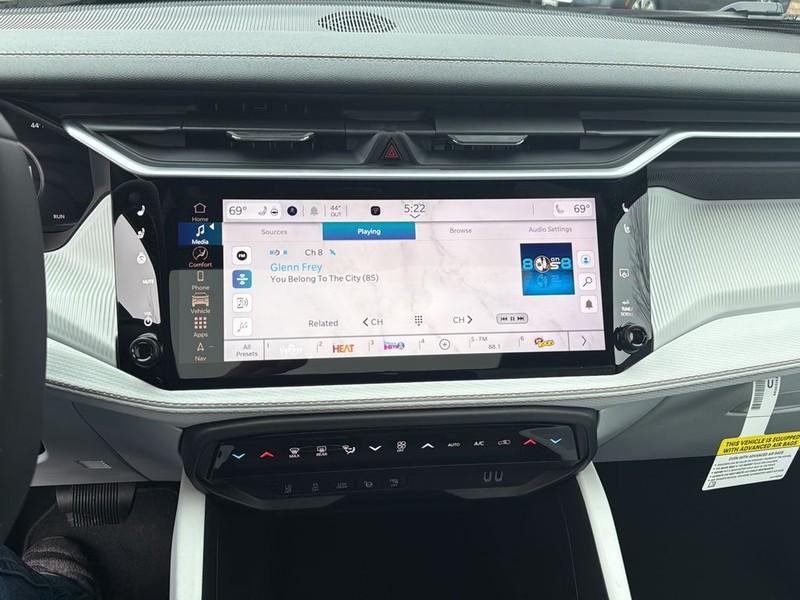 Jeep Cherokee Vehicle Full-screen Gallery Image 23