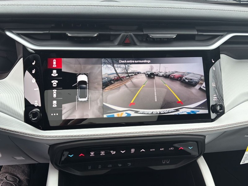 Jeep Cherokee Vehicle Full-screen Gallery Image 24