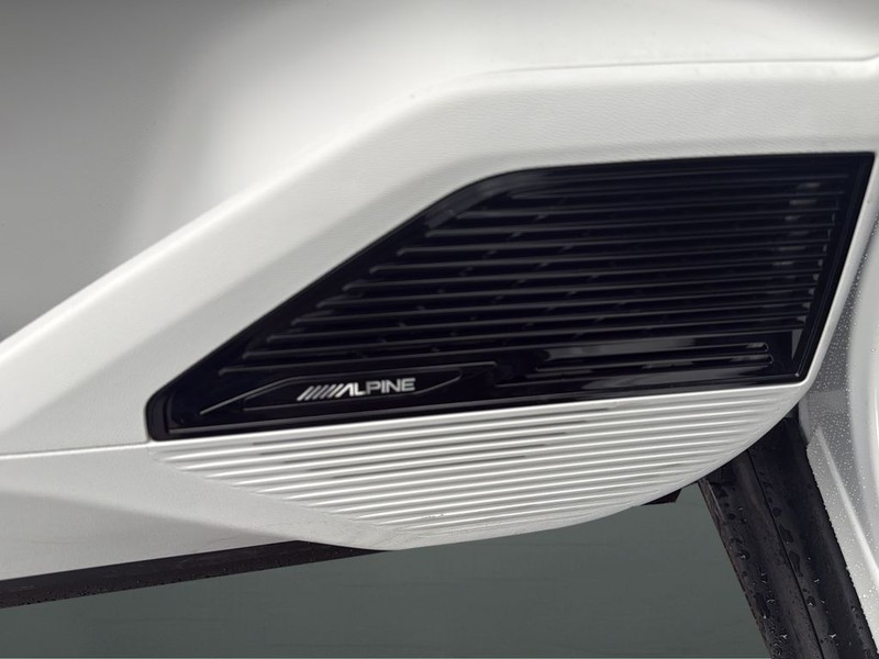 Jeep Cherokee Vehicle Full-screen Gallery Image 27