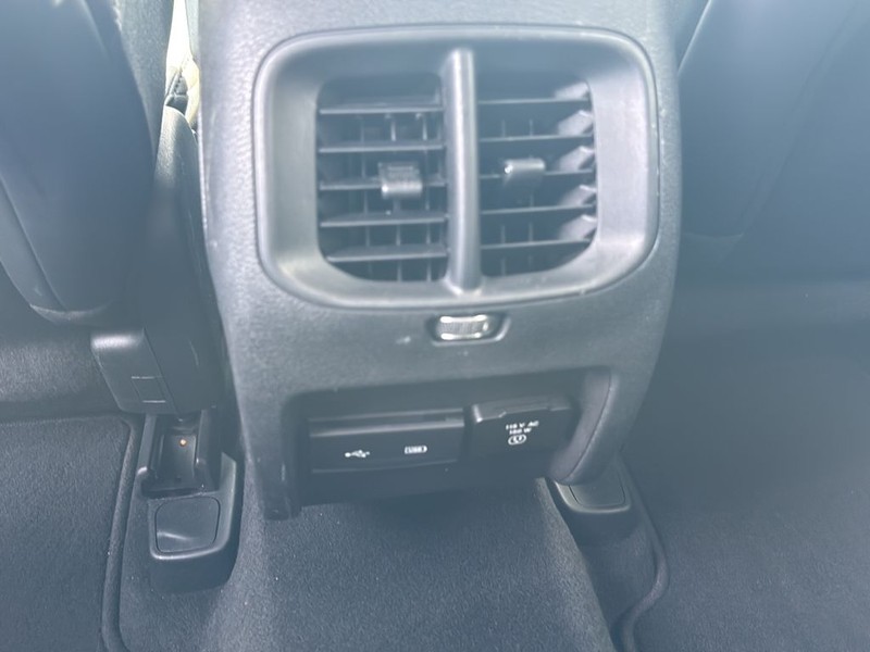Jeep Cherokee Vehicle Full-screen Gallery Image 17