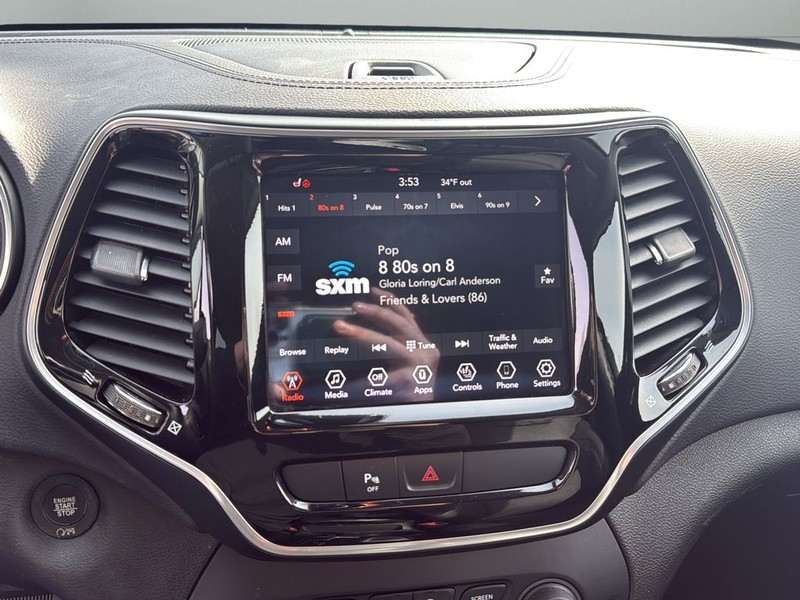 Jeep Cherokee Vehicle Full-screen Gallery Image 22