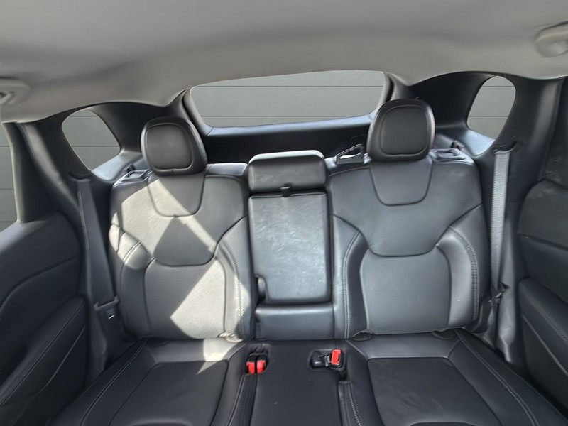 Jeep Cherokee Vehicle Full-screen Gallery Image 27