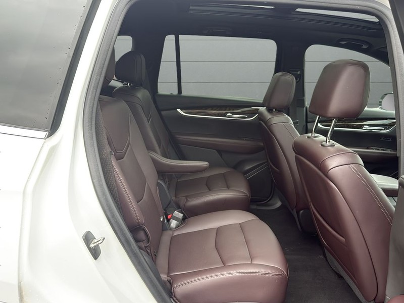 Cadillac XT6 Vehicle Full-screen Gallery Image 14