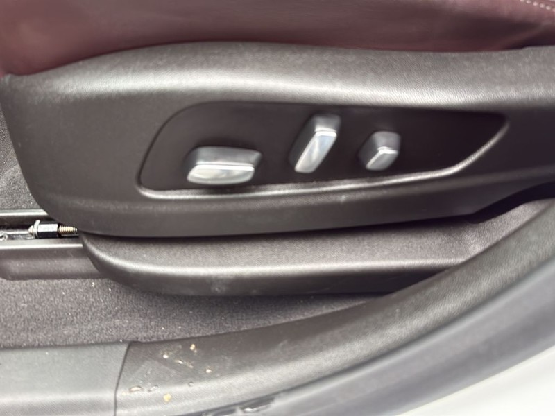Cadillac XT6 Vehicle Full-screen Gallery Image 28