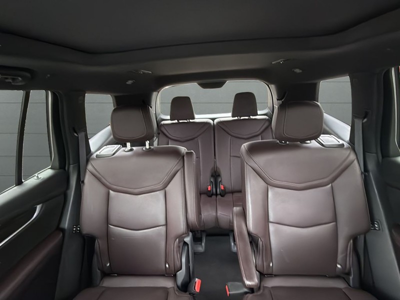 Cadillac XT6 Vehicle Full-screen Gallery Image 30