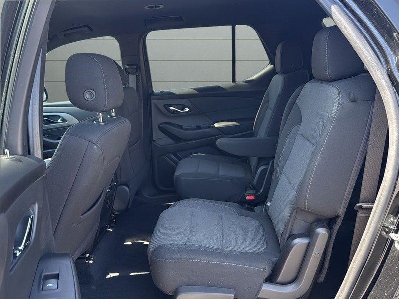 Chevrolet Traverse Vehicle Full-screen Gallery Image 16