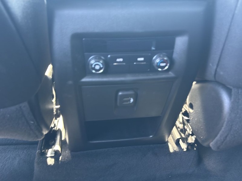 Chevrolet Traverse Vehicle Full-screen Gallery Image 17