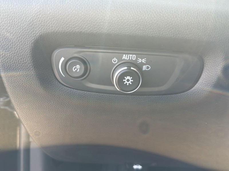 Chevrolet Traverse Vehicle Full-screen Gallery Image 18