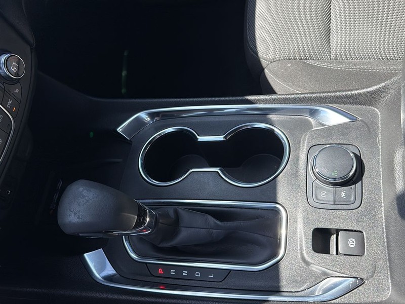 Chevrolet Traverse Vehicle Full-screen Gallery Image 21