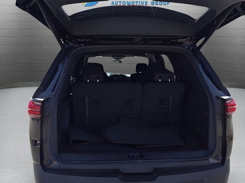Chevrolet Traverse Vehicle Full-screen Gallery Image 24