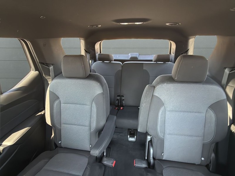 Chevrolet Traverse Vehicle Full-screen Gallery Image 27