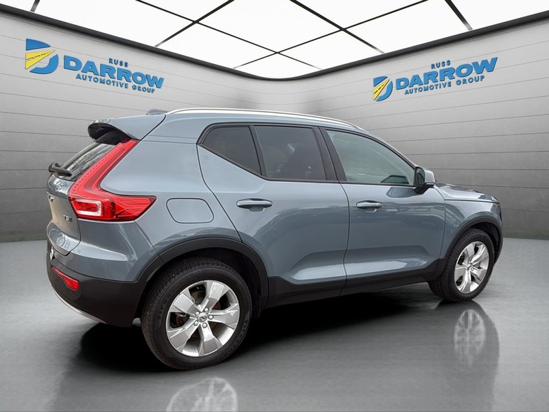 Volvo XC40 Vehicle Full-screen Gallery Image 5