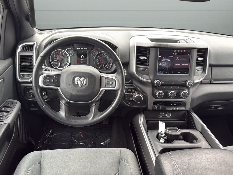 Ram 1500 Vehicle Full-screen Gallery Image 12
