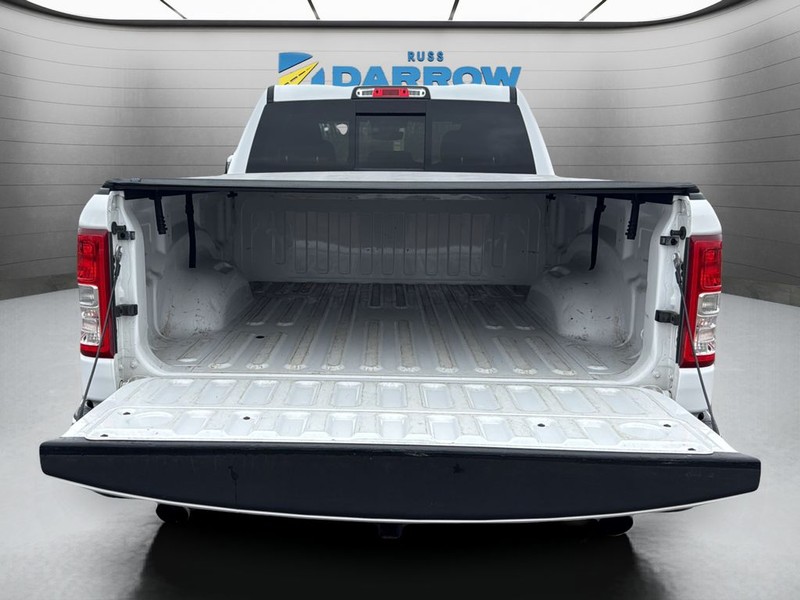 Ram 1500 Vehicle Full-screen Gallery Image 24