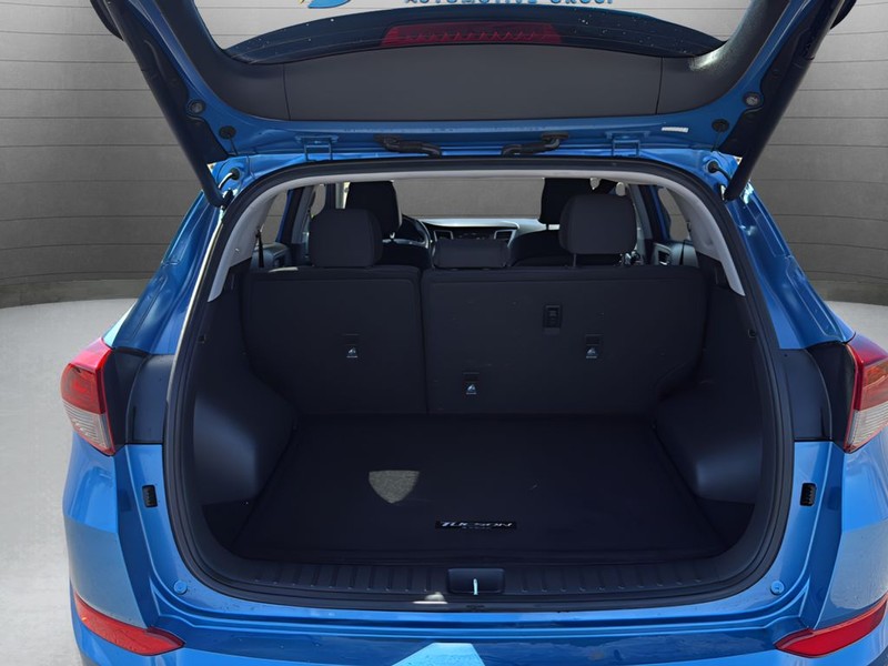 Hyundai Tucson Vehicle Full-screen Gallery Image 26