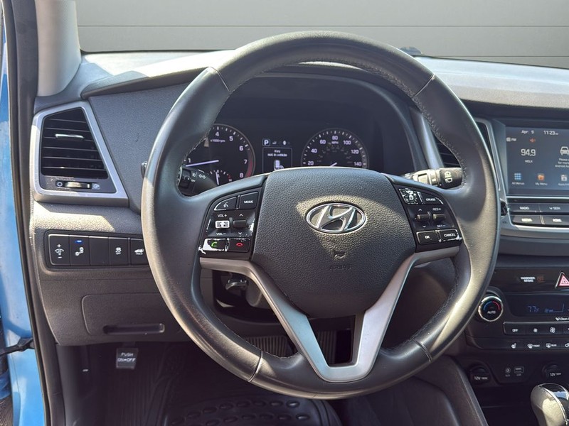 Hyundai Tucson Vehicle Full-screen Gallery Image 28